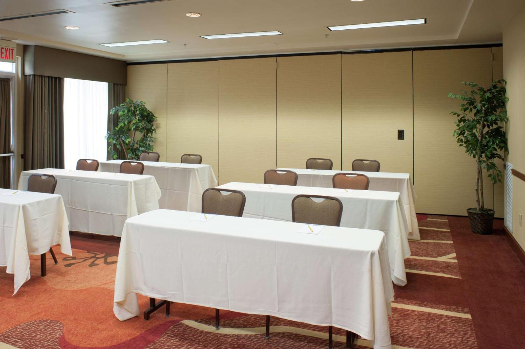 Hilton Garden Airport Hotel Tulsa