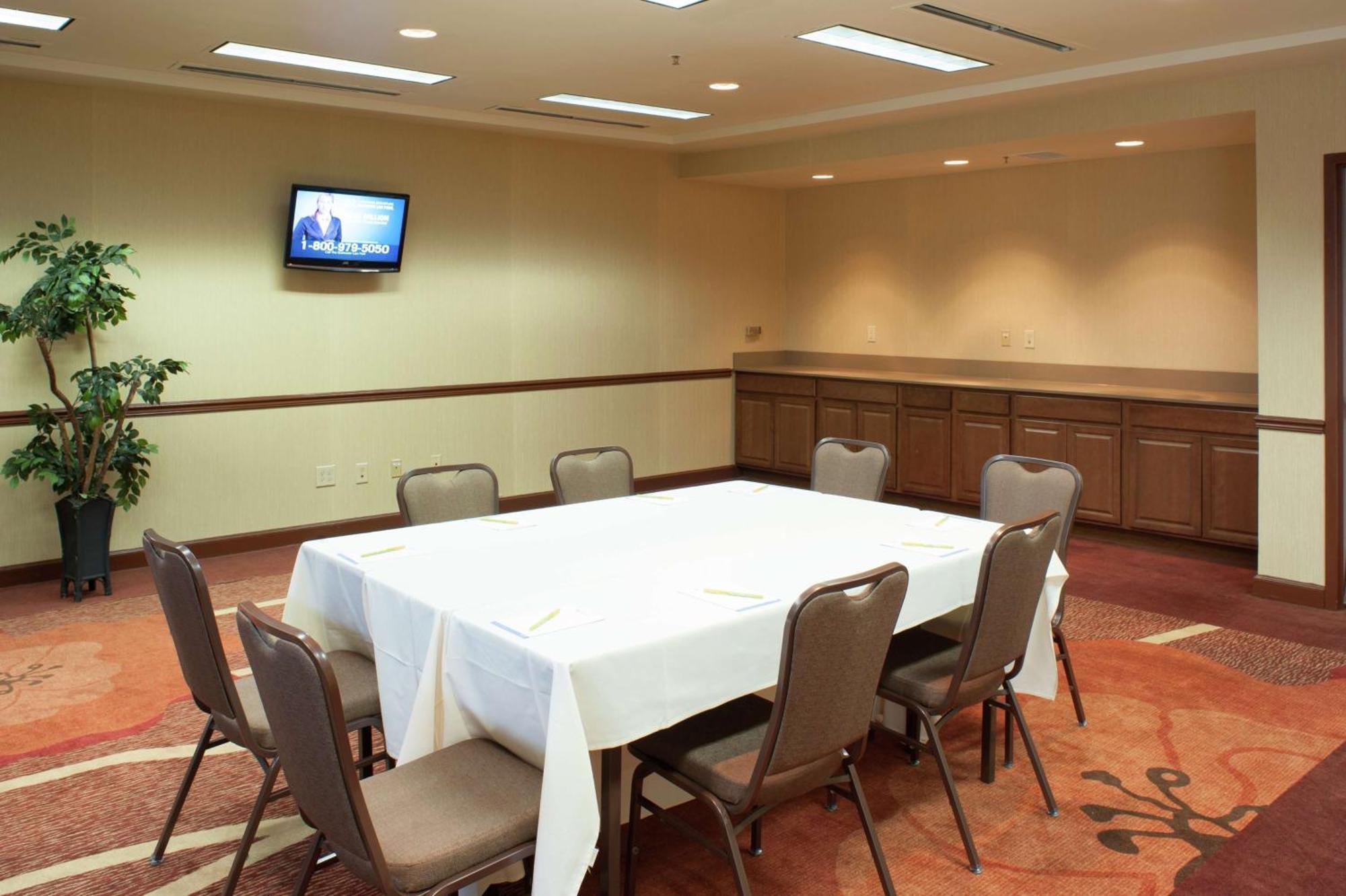 Hotel Hilton Garden Airport 3*