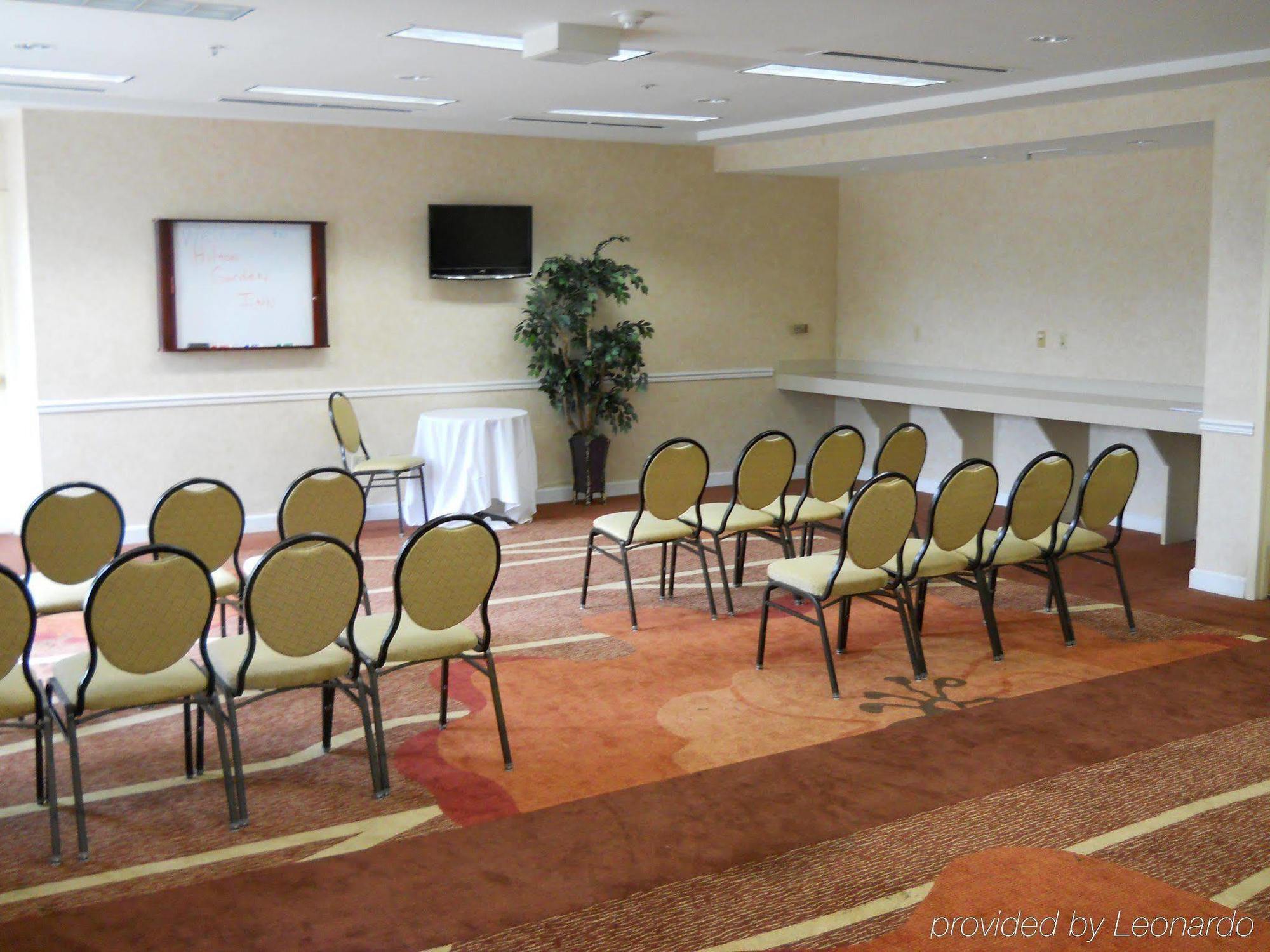 Hotel Hilton Garden Airport 3*