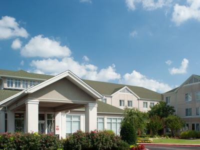 Hilton Garden Airport 3*